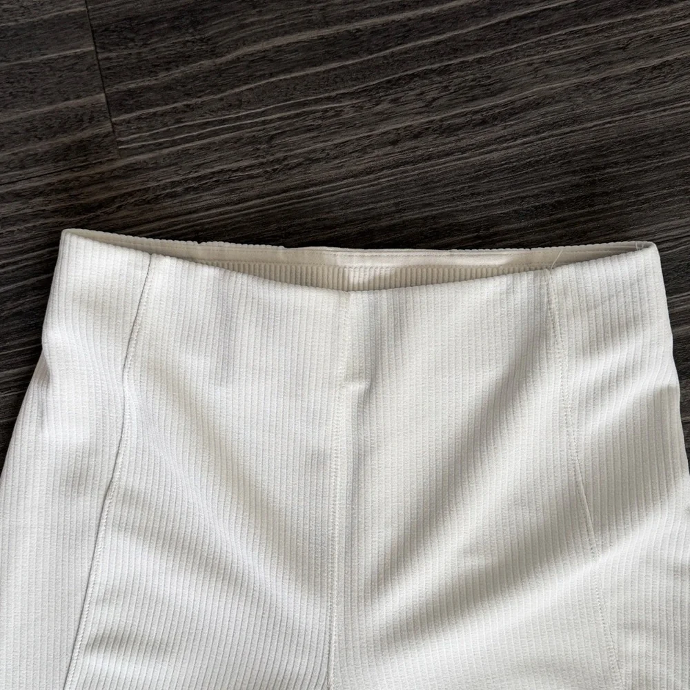 Lululemon Ribbed Softstreme Zip-leg HR Crop 25”